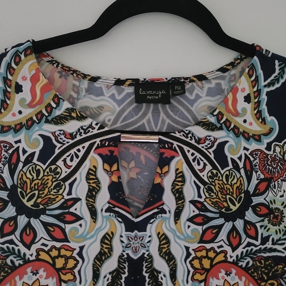 LA VANYA 3/4 sleeves top - Picture 2 of 4